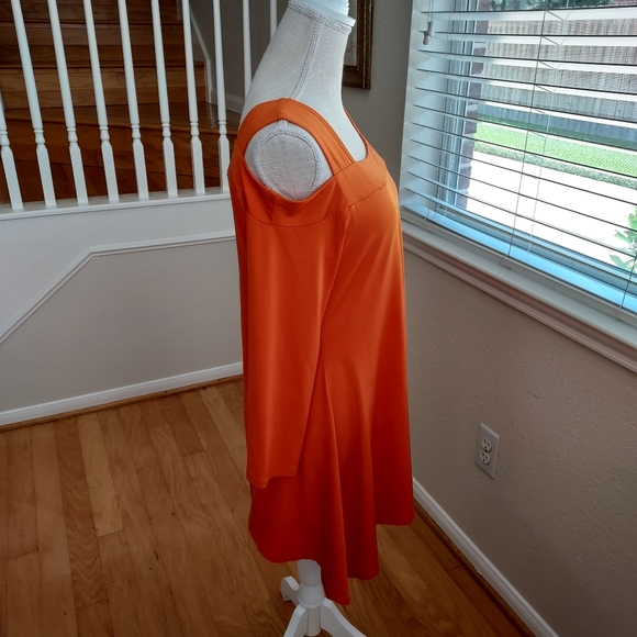 MIDNIGHT VELVET ORANGE COLD SHOULDER ASYMMETRIC SIDES LONG SLEEVE TOP - Picture 2 of 3